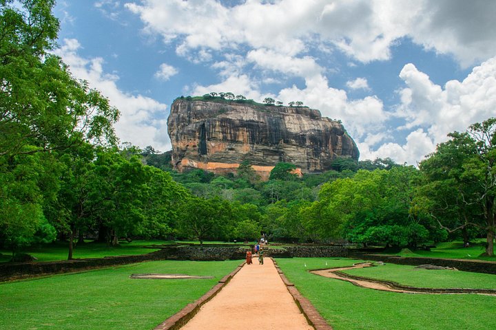 14 Days Round Tour in Sri Lanka