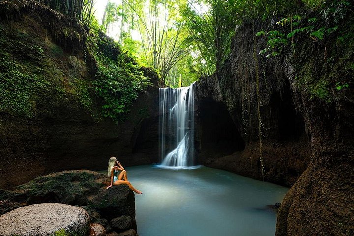 Bali Blue Lagoon Snorkeling and Waterfall Day Tour with Lunch