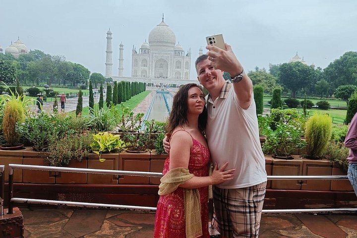 From Delhi : Private Taj Mahal trip with skip the line ticket
