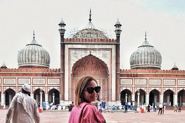 New Delhi: Private Guided Delhi Temples And Spiritual Tour by Car