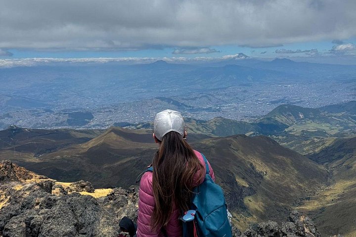 Rucu Pichincha volcano summit full day