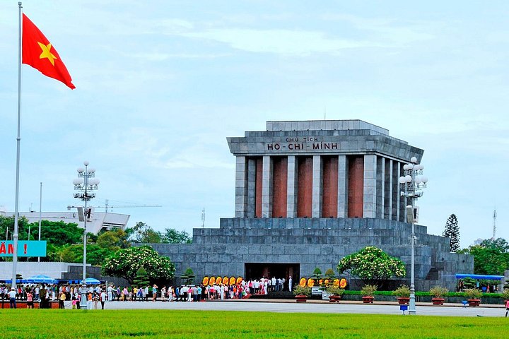 Hanoi Scooter Tour: History, Culture, Train Street on Motorbike