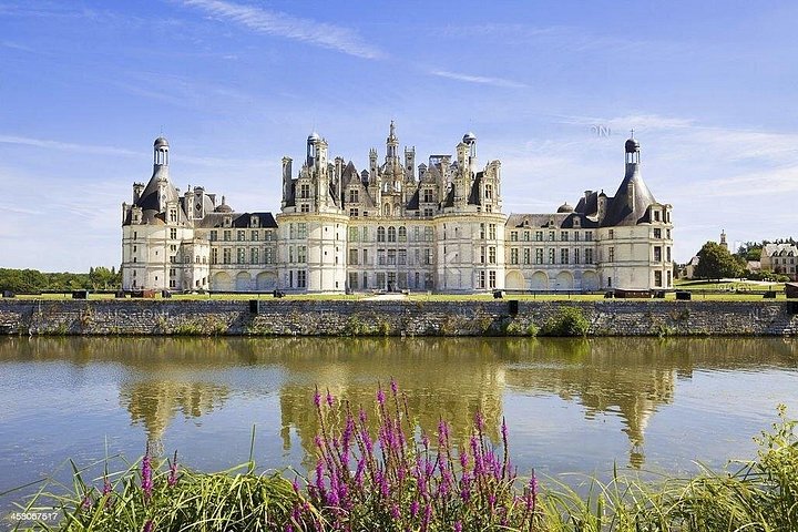 Loire Valley Day Trip from Paris: Castles, Wine, Small Group