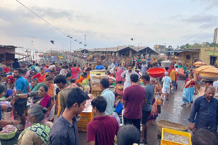 Mumbai: Bazaar Tour with Street Food Tour