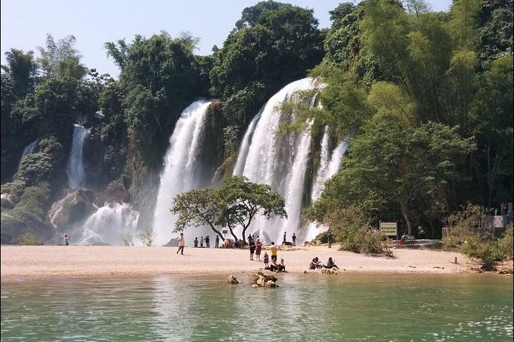 Hanoi Private 4-Day Tour Adventure with Multi-day Tours