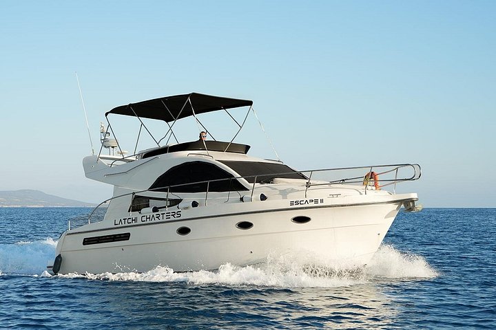 Luxury Rodman 38 Flybridge Private Yacht Charter to Blue Lagoon