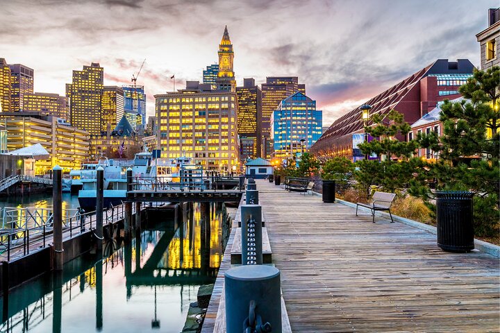 Boston Scavenger Hunt & Highlights Self-Guided Walking Tour