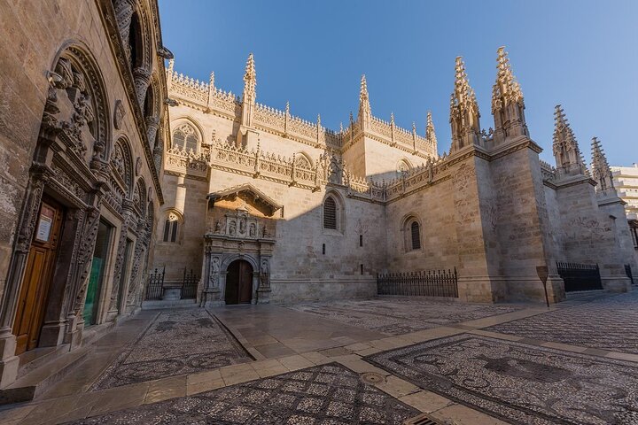 Private visit to Granada Center and Royal Chapel