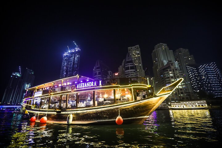 2 Days Desert Safari Adventure and Dhow Cruise Dinner in Marina