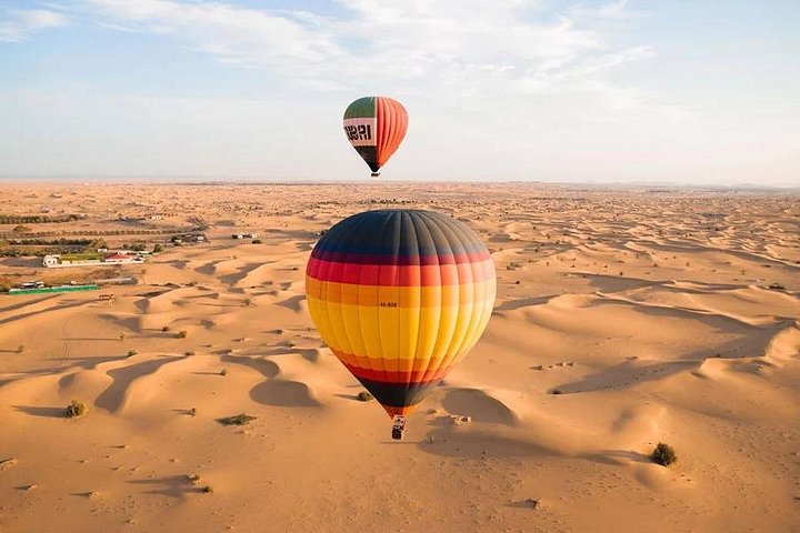 Enjoi Nice Views Of Dubai Beautiful Desert By Hot Air Balloon