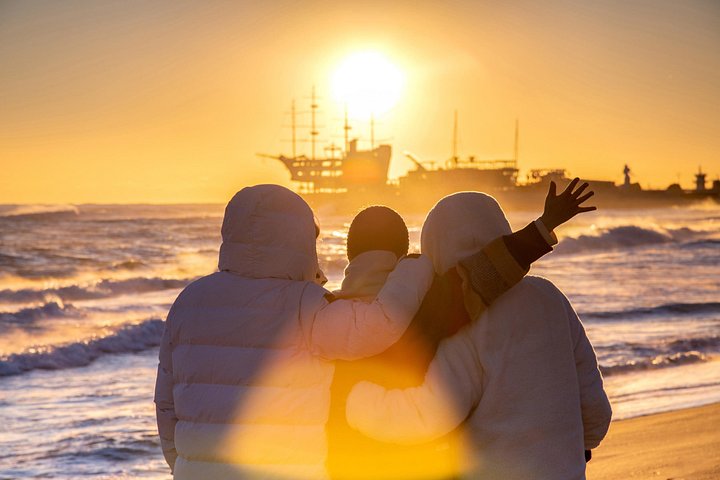 2027 New Year Sunrise Tour at Beach or Naksan Temple from Seoul