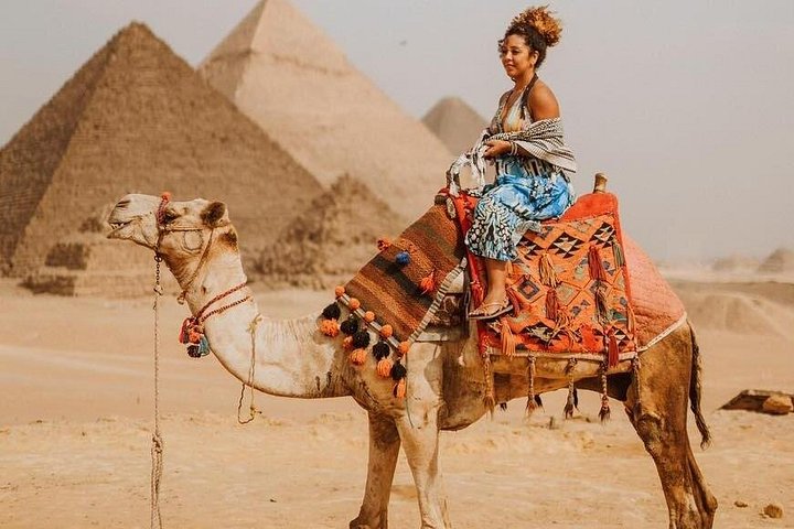 Full-Day Giza Pyramids and Grand Musuem Tour from Cairo Airport
