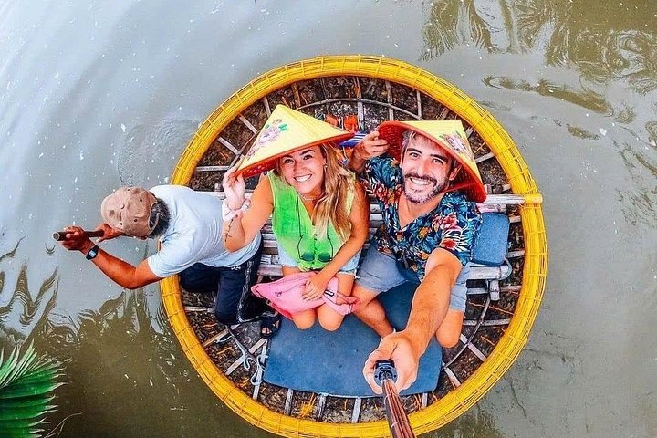 Hoi An Basket Boat Riding and Cooking Class Tour