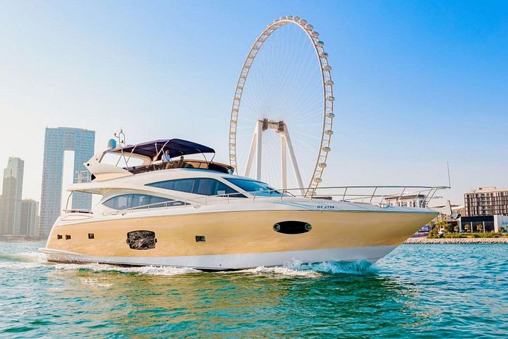 Private Luxury Yacht Cruise in Dubai Marina