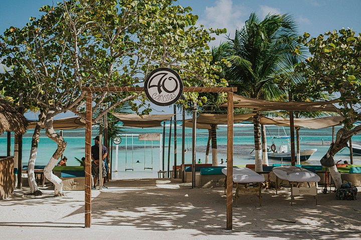 Costa Maya Cruisers' Beach Day Pass: Food & National Open Bar