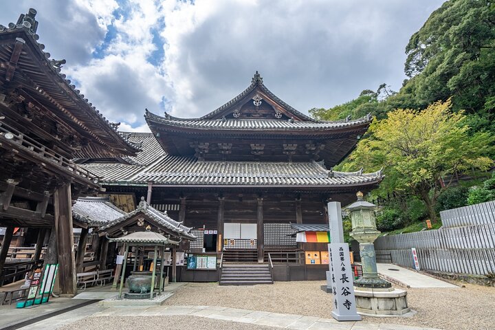Relaxed Nara Tour from Osaka: Hasedera and Muroji Temples
