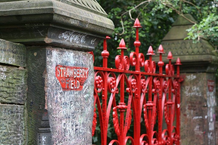 Becoming the Beatles 2 hour Taxi Tour of Liverpool