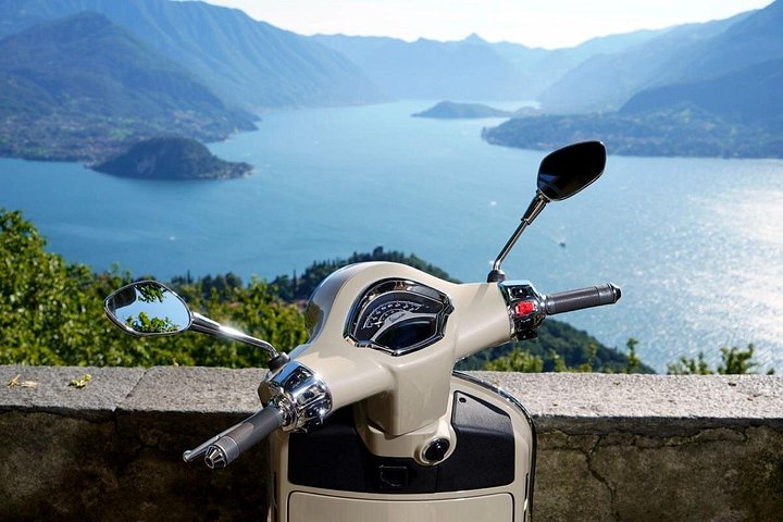 Discovering Lake Como by Vespa