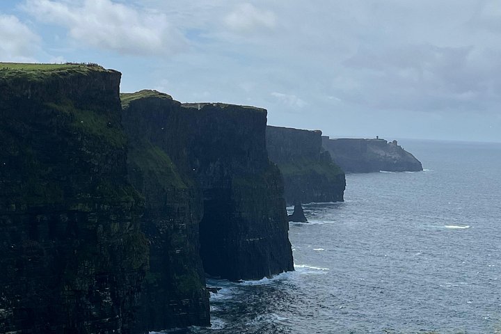 Private Cork City to Dublin Taxi Transfer via Rock of Cashel