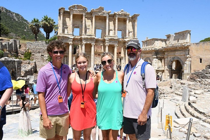 Kusadasi to Ephesus Private Day Tour with Terrace Houses