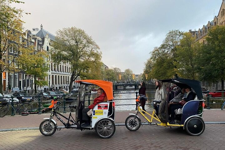 Experiencia privada en Ámsterdam: tour turístico de 1 hora y anfitrión local