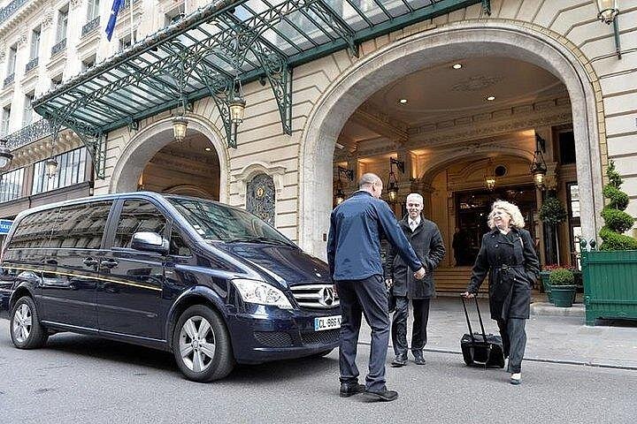 Private Departure Transfer from Paris to CDG, ORLY, BVA Airports