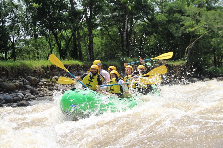 La Fortuna: Small-Group Canyoning, Rafting, and Water-Tubing Tour