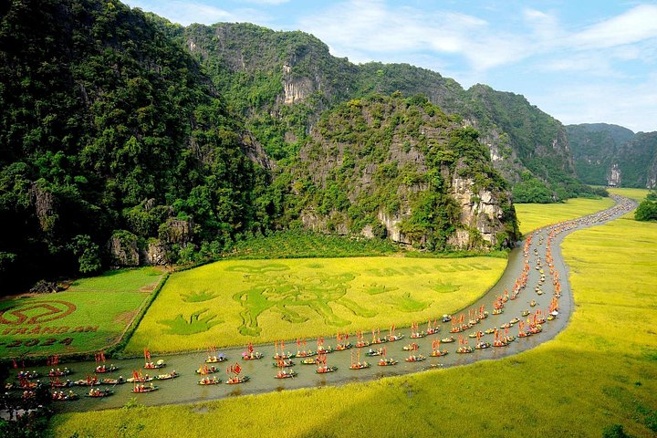 Hoa Lu Temples and Tam Coc Boat Ride Day Trip