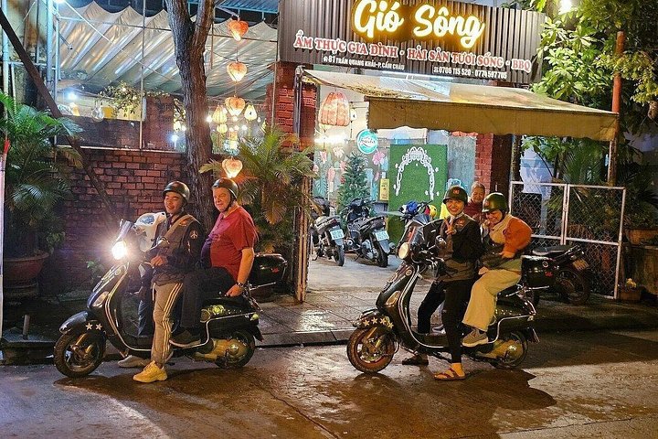 Hoi An Vespa Food Adventure – Savor Authentic Local Cuisine