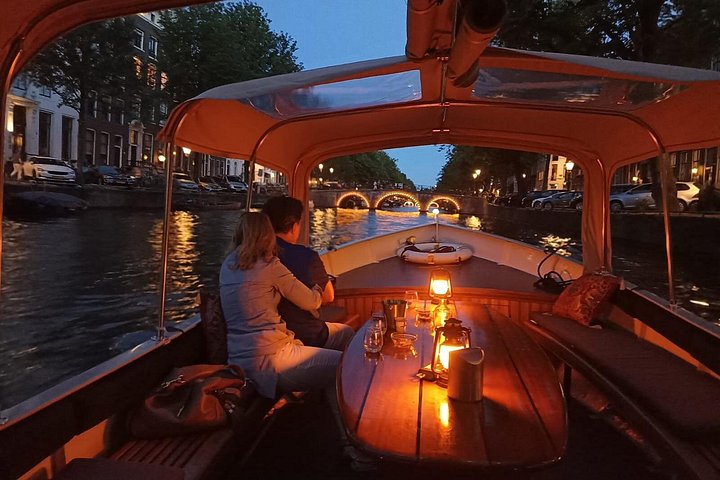 Light‌ ‌Festival‌ ‌Private‌ ‌Cruise‌ incl Snacks and a glass wine