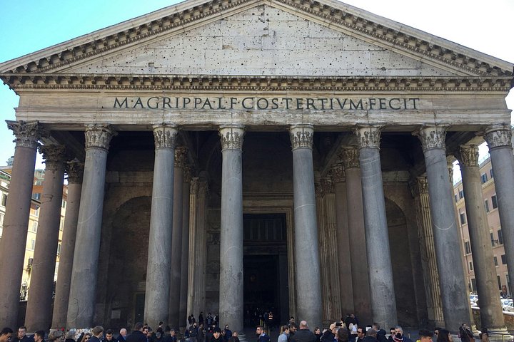 Rome Pantheon Fast Track Entrance with Audio Guide and Host