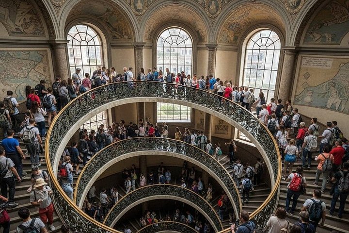 Vatican Museum and Sistine Chapel Skip the Line Live Guide Tour