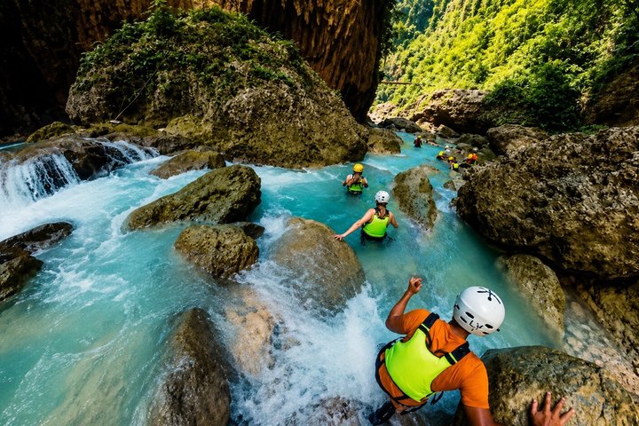 Cebu Kawasan Falls Canyoneering with Zipline and Lunch