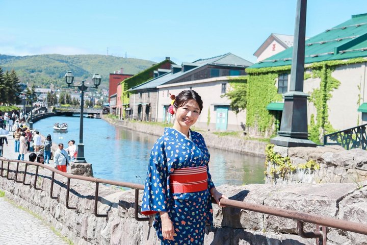 Private Kimono Experience & Photo Walk in Otaru
