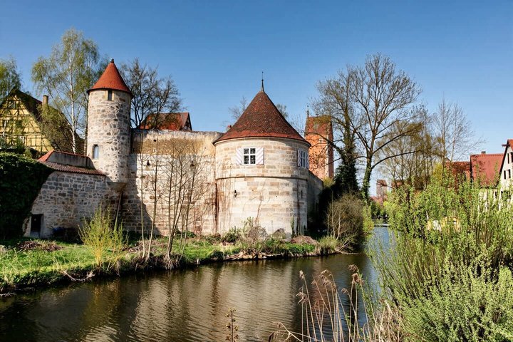 Hello Dinkelsbühl: Private 2-Hour City Walk with Local Guide